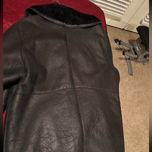 VINTAGE CALAFATE SHEEPSKIN SHERPA COAT! - Picture 7 of 7
